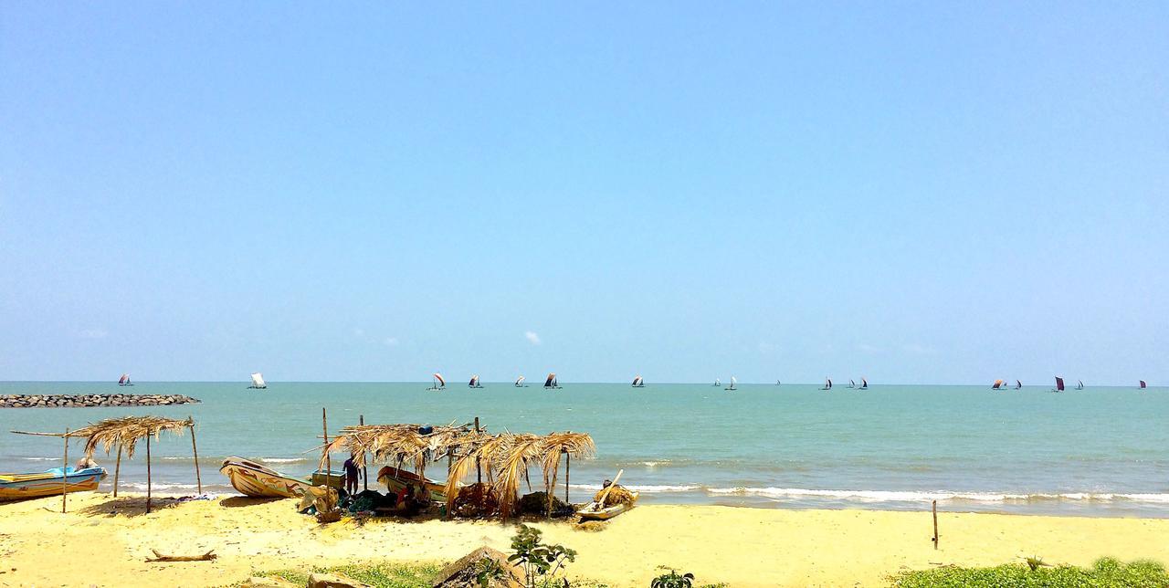 Explore Hostels Negombo Kochchikade Bagian luar foto