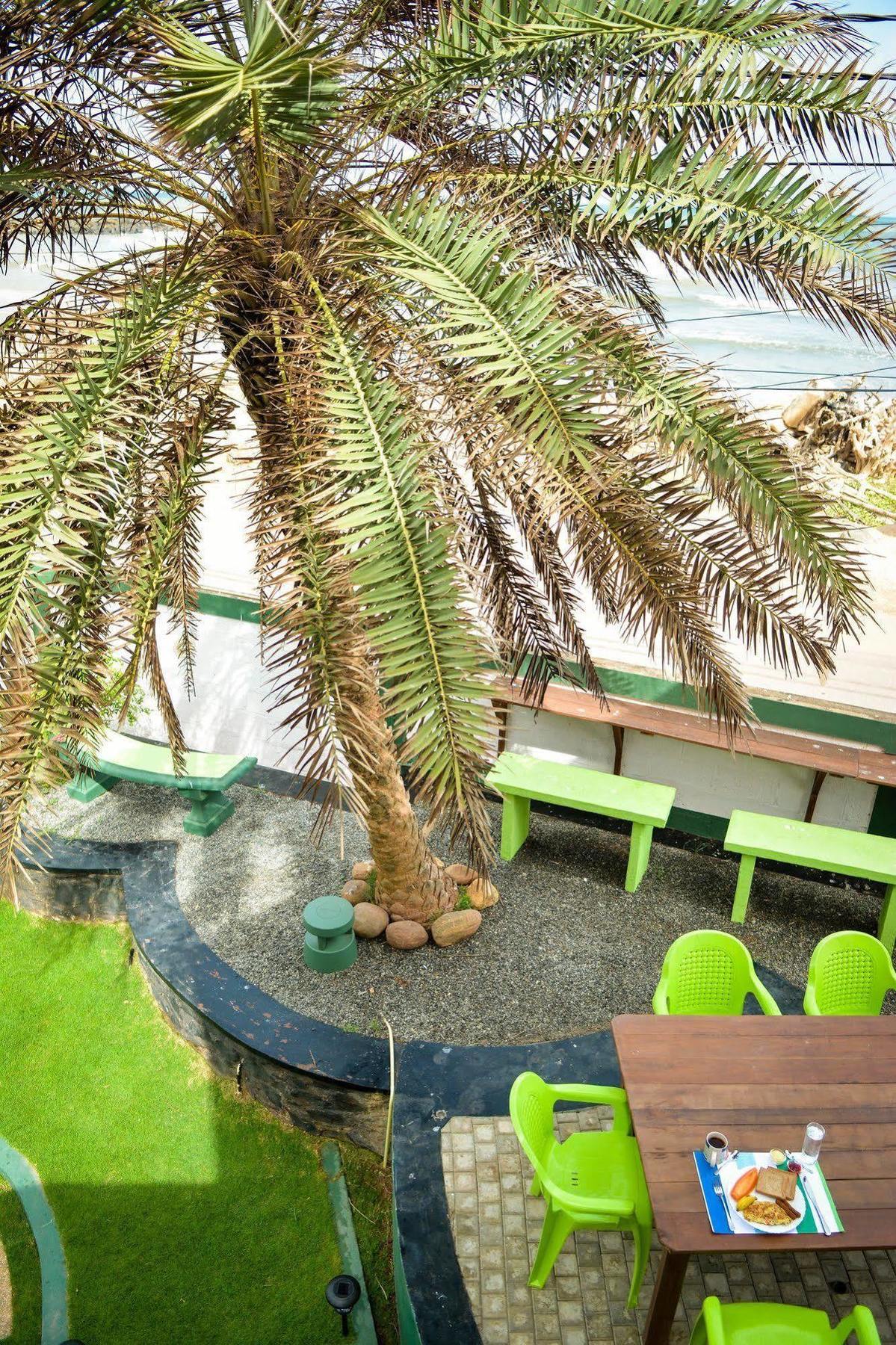 Explore Hostels Negombo Kochchikade Bagian luar foto