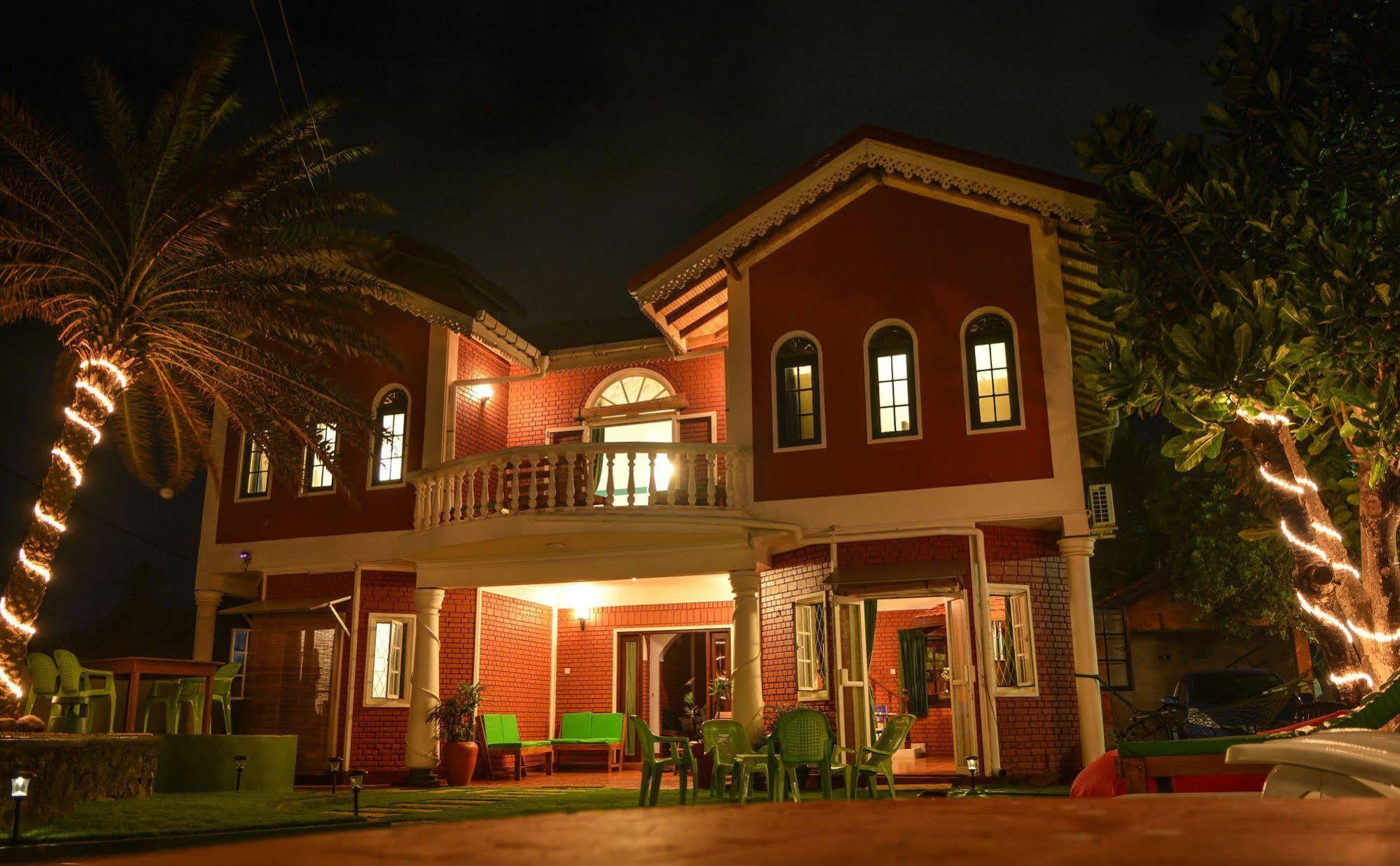 Explore Hostels Negombo Kochchikade Bagian luar foto