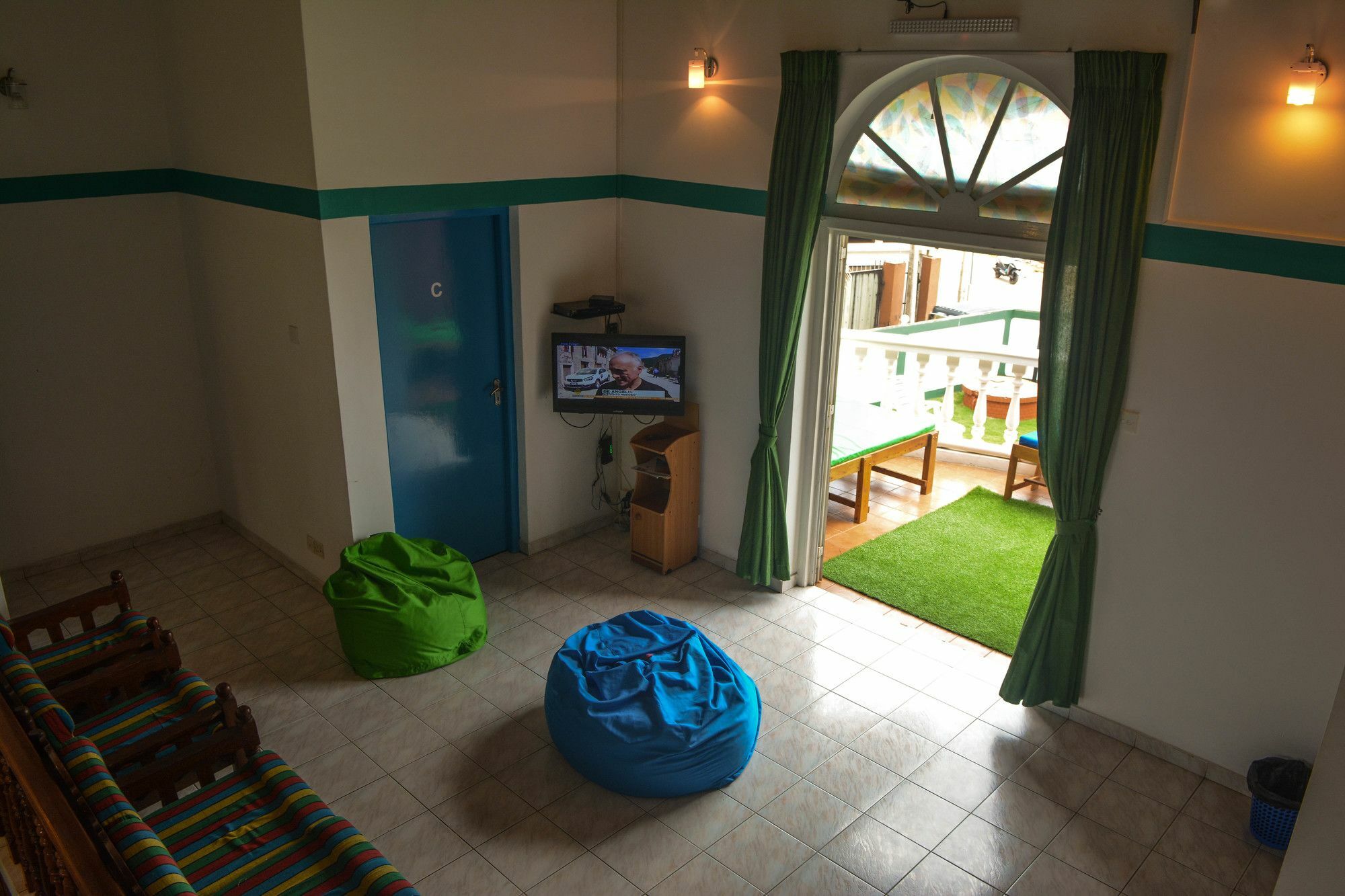 Explore Hostels Negombo Kochchikade Bagian luar foto