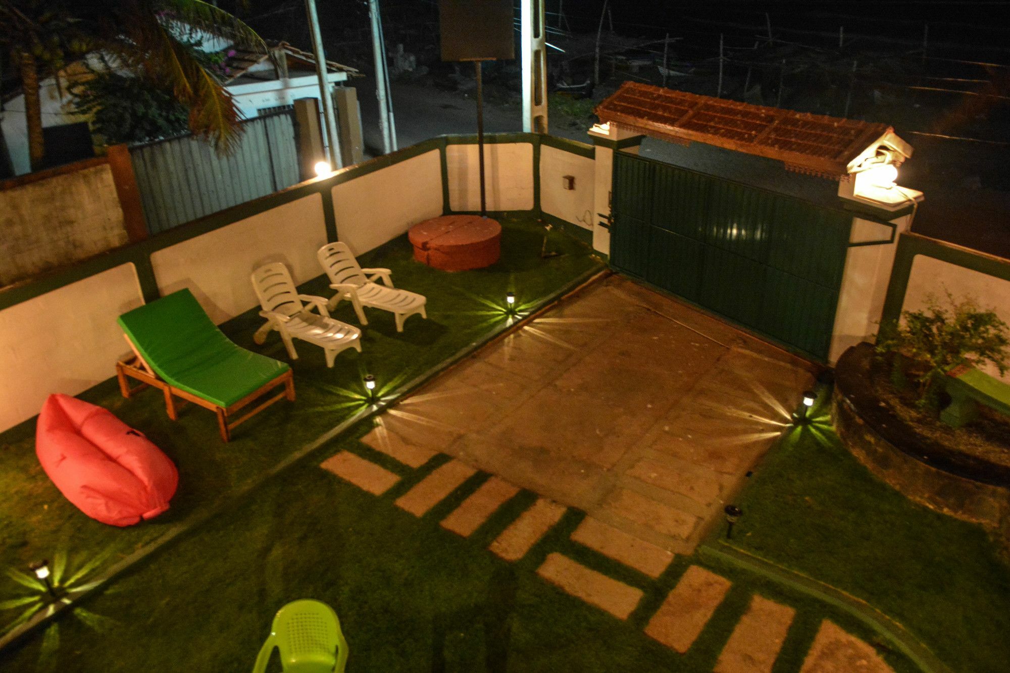 Explore Hostels Negombo Kochchikade Bagian luar foto