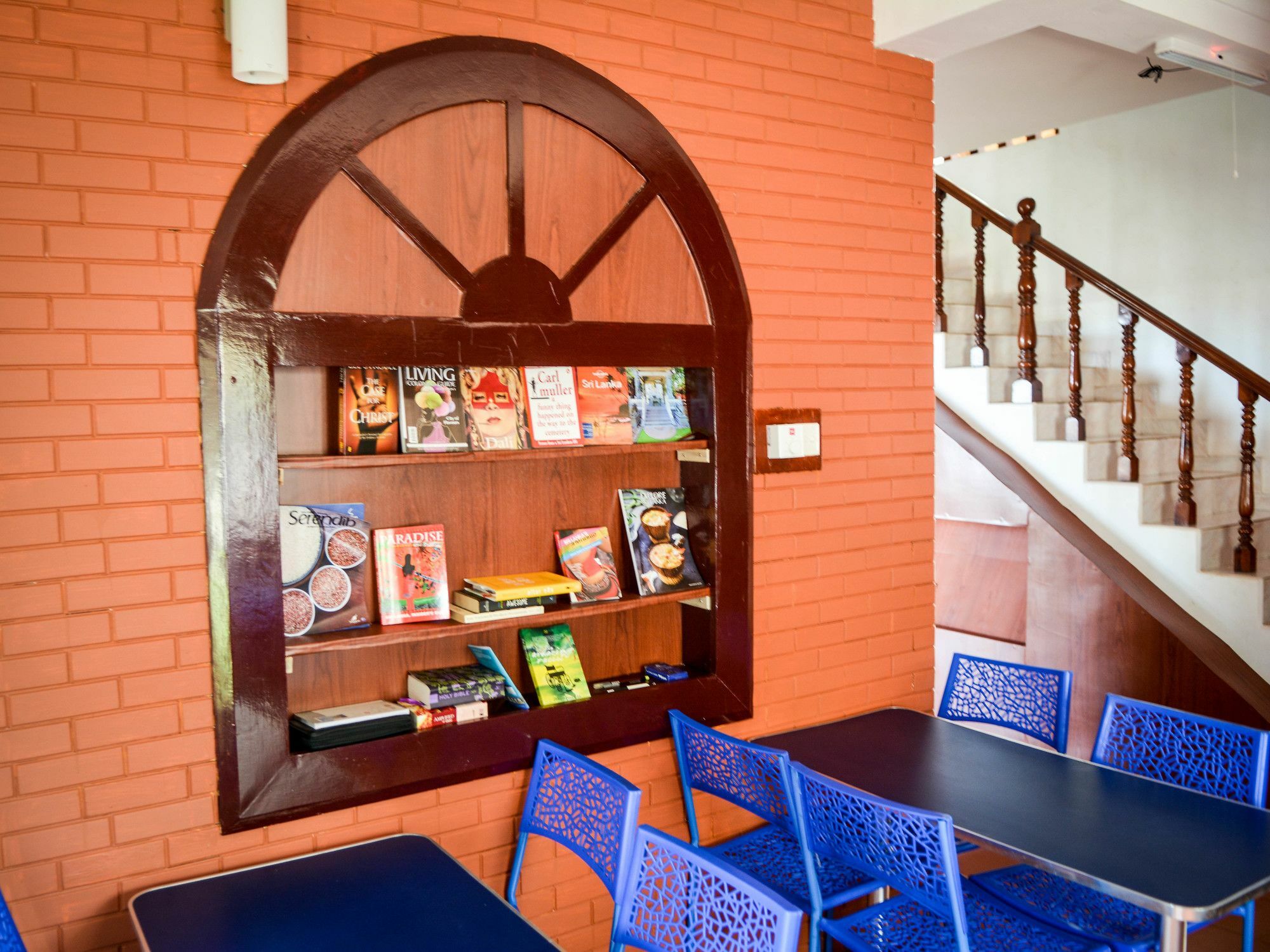 Explore Hostels Negombo Kochchikade Bagian luar foto